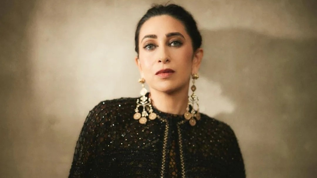 5 times Karisma Kapoor experimented with her saree style