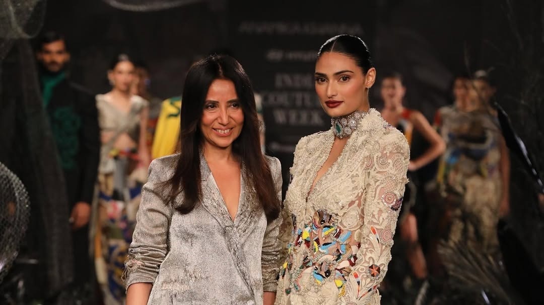 20 years later, Anamika Khanna will return to London Fashion Week 