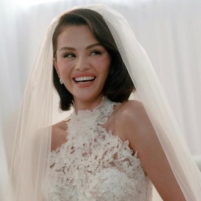 Selena marries Benny in three wedding dresses