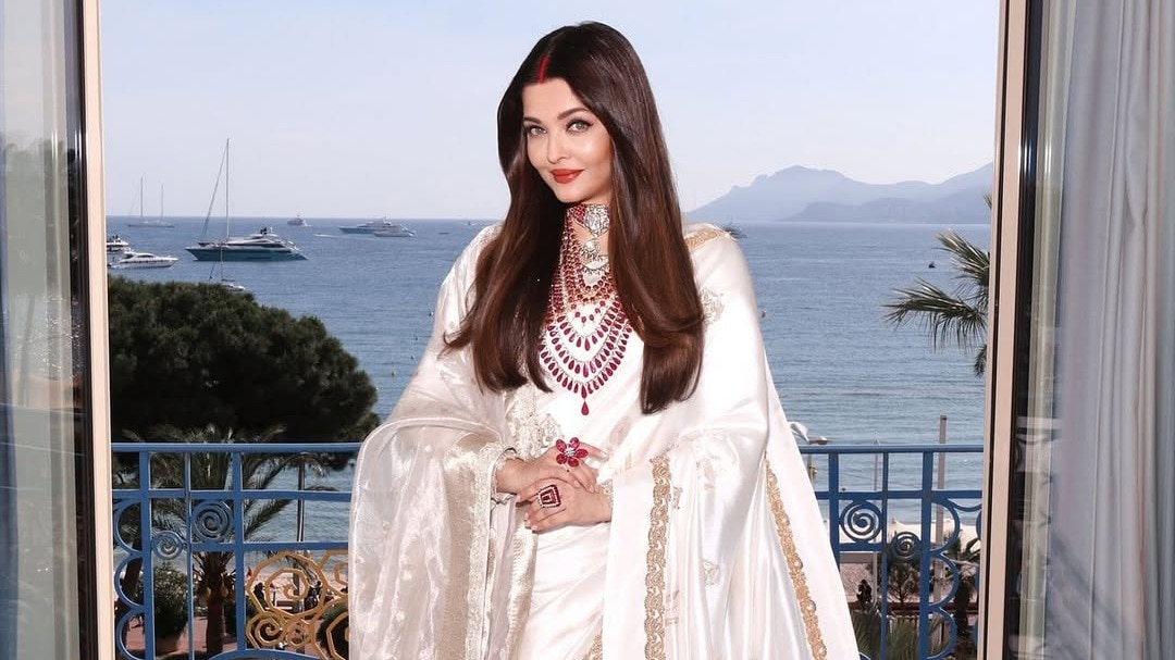 7 style moments that prove Aishwarya Rai is a global fashion icon extraordinaire
