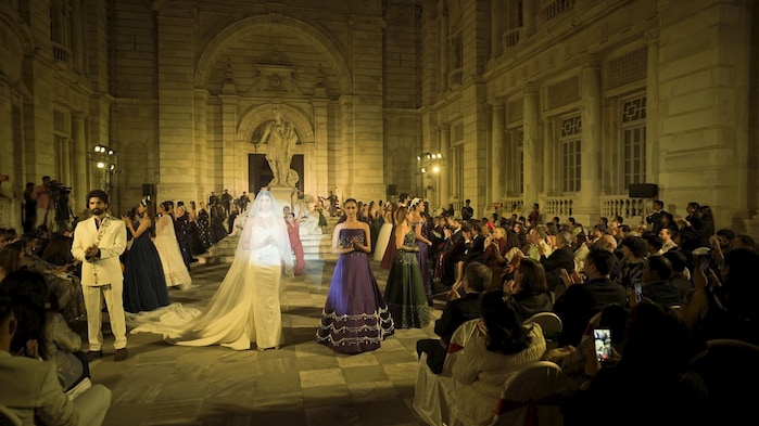 Victoria Memorial comes alive with Rohan Pariyar’s Renaissance-inspired collection