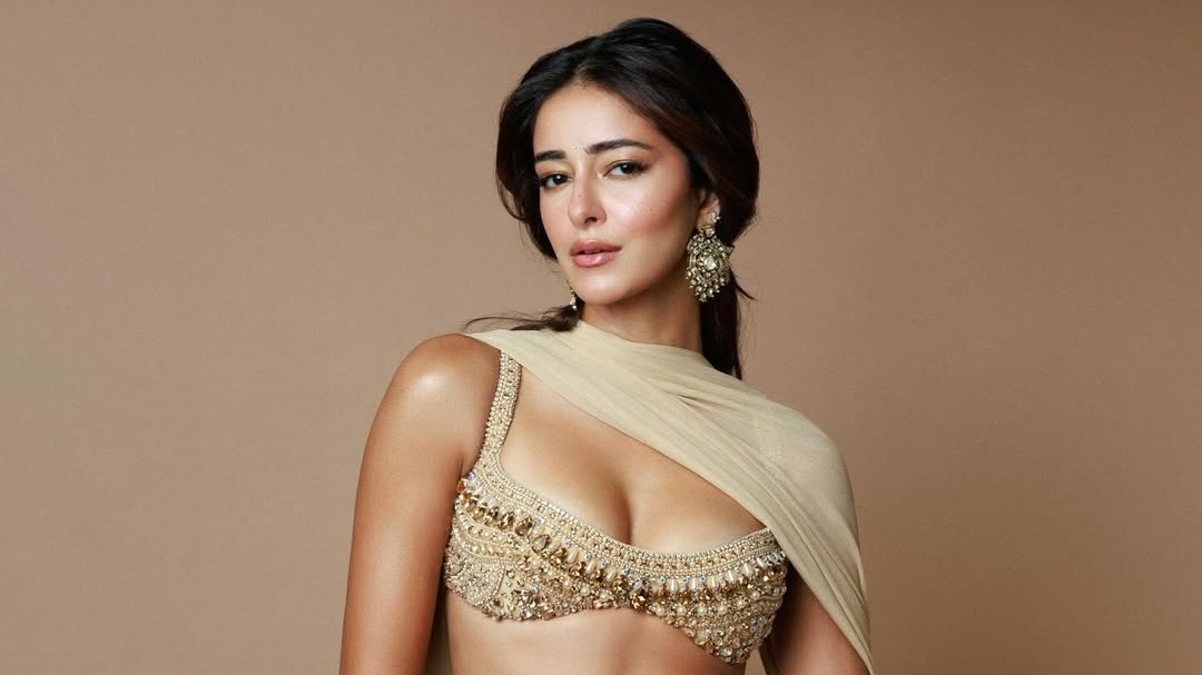 HELLO! India decodes Ananya Panday's makeup looks for the perfect holiday beauty fix