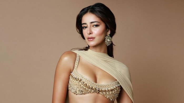 HELLO! India decodes Ananya Panday's makeup looks for the perfect holiday beauty fix