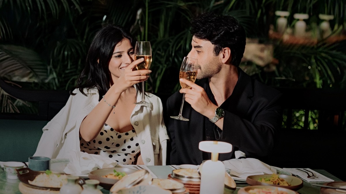 Say HELLO! to a love-filled Valentine's Day weekend at these 40+ restaurants