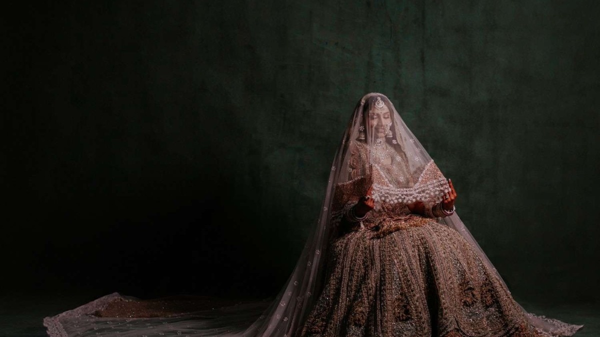 Shweana Poy Raiturcar’s no-Fabric kasab lehenga redefines Indian couture