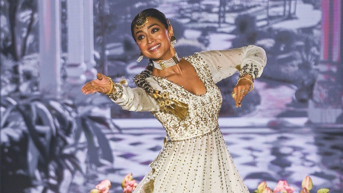 white kathak dress design Buy Or Rent Red and white Kathak Anarkali Dress