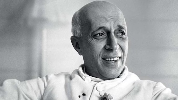 पंडित नेहरू करते हैं शीर्षासन  पंडित नेहरू करते हैं शीर्षासन