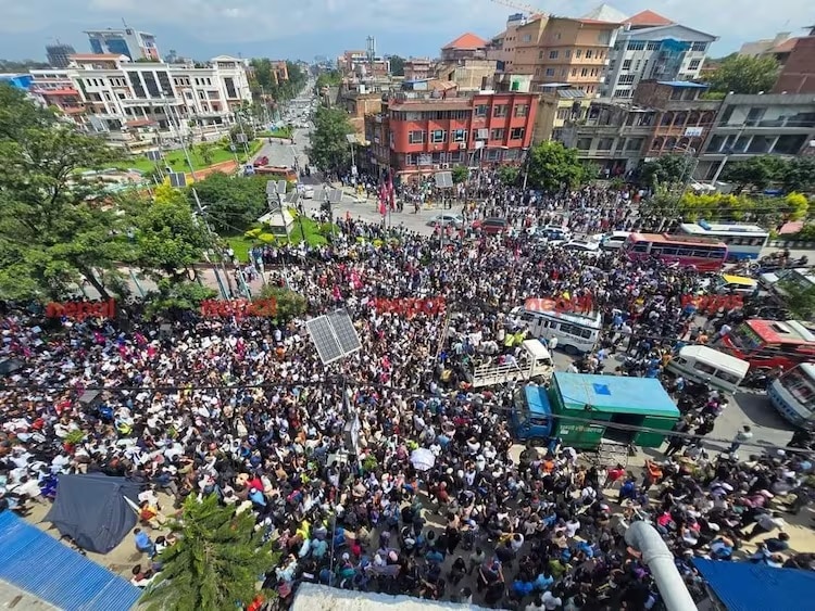 উত্তাল নেপাল উত্তাল নেপাল