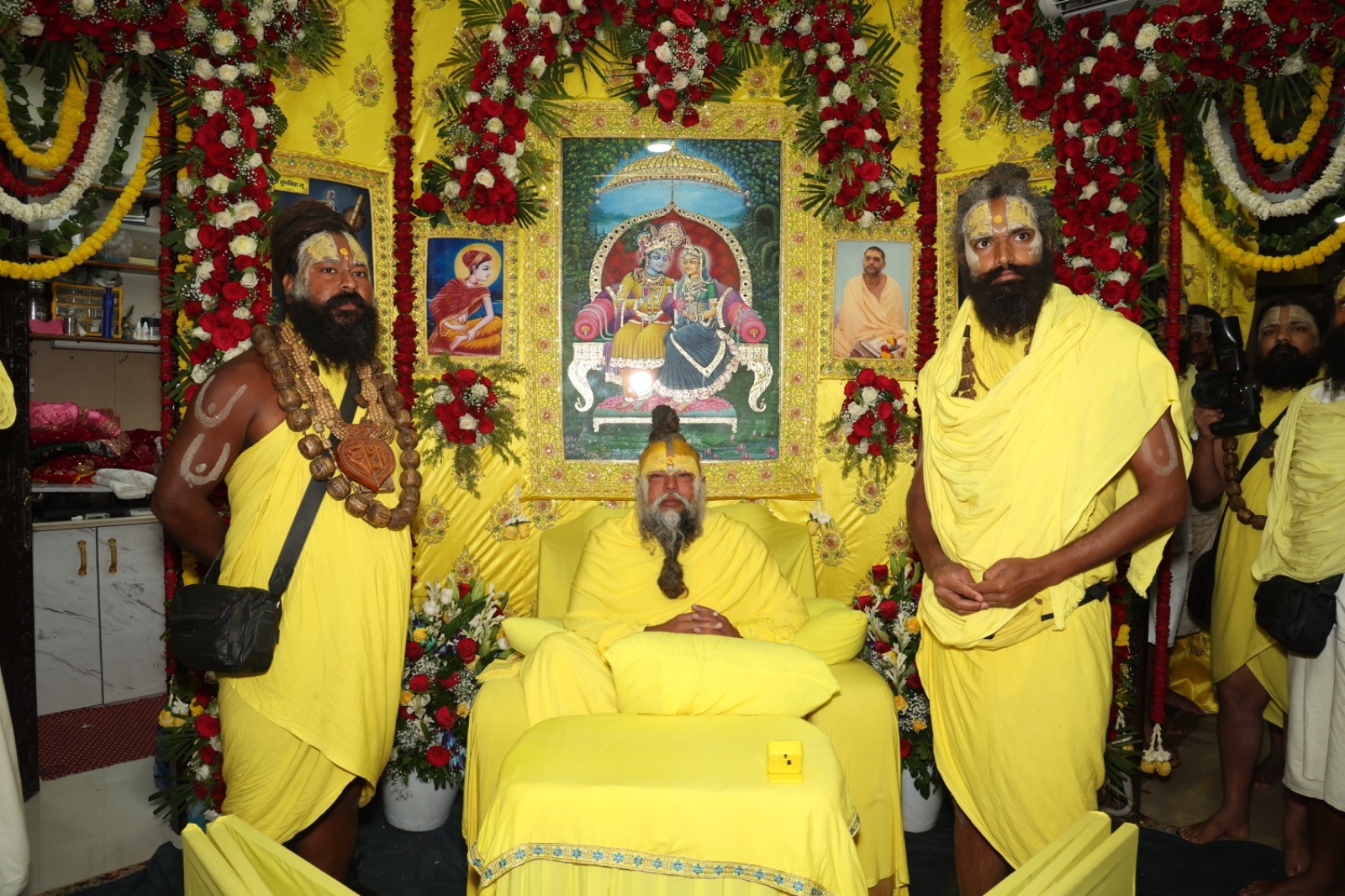 अध्यात्म और समाज सेवा पर हुई चर्चा