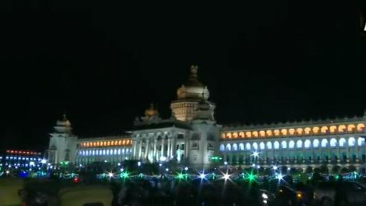 आजादी के रंग में रंगा देश 