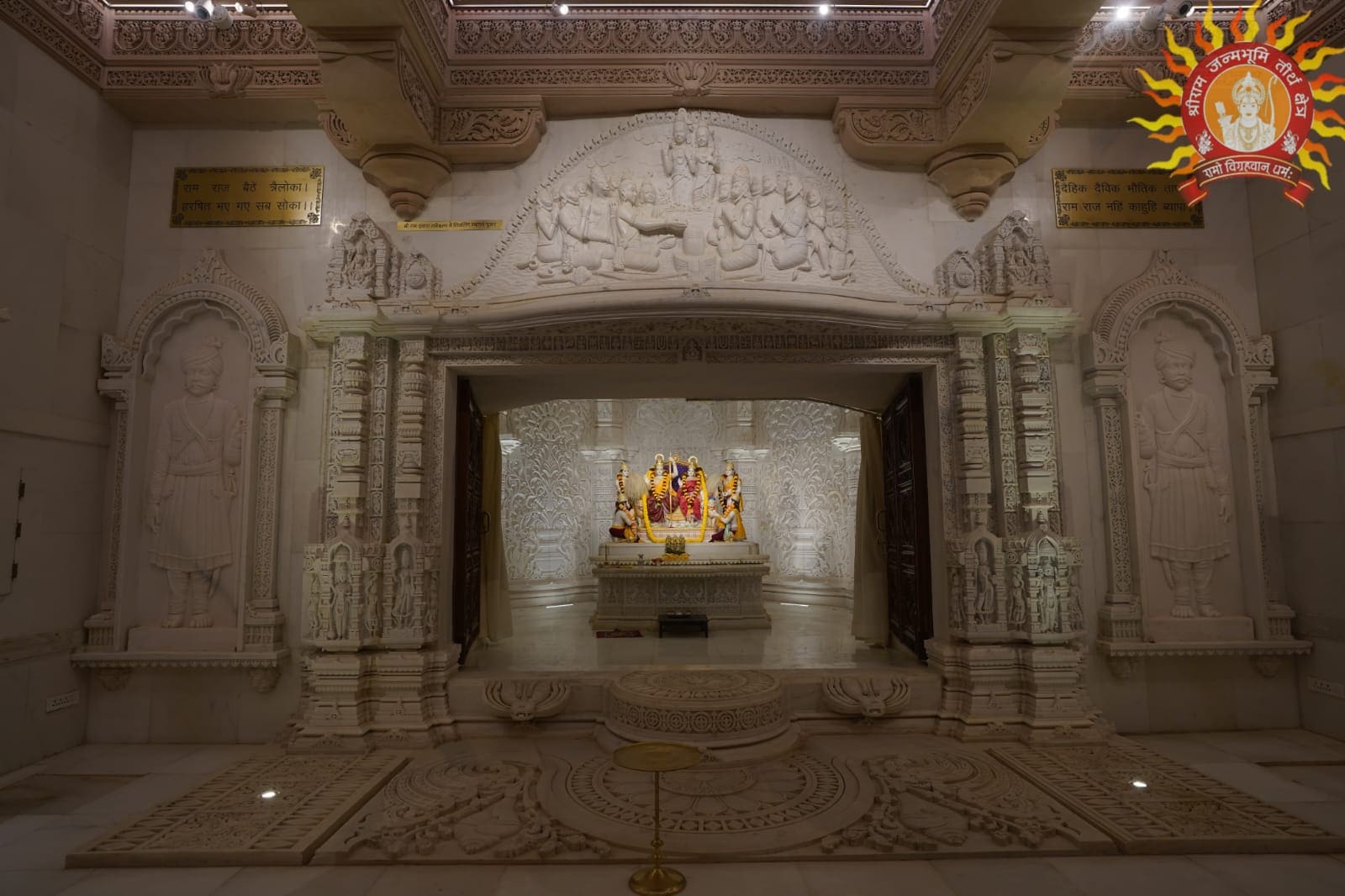 गुलाबी सैंडस्टोन का उपयोग गुलाबी सैंडस्टोन का उपयोग