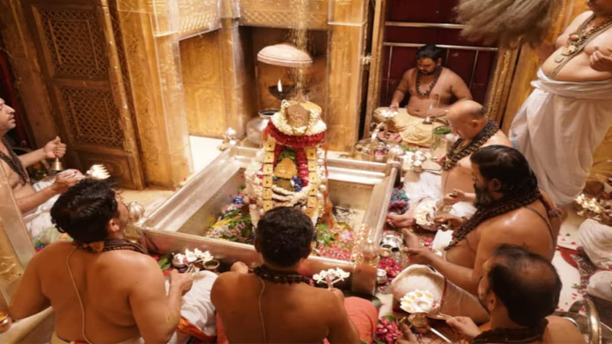 3 3