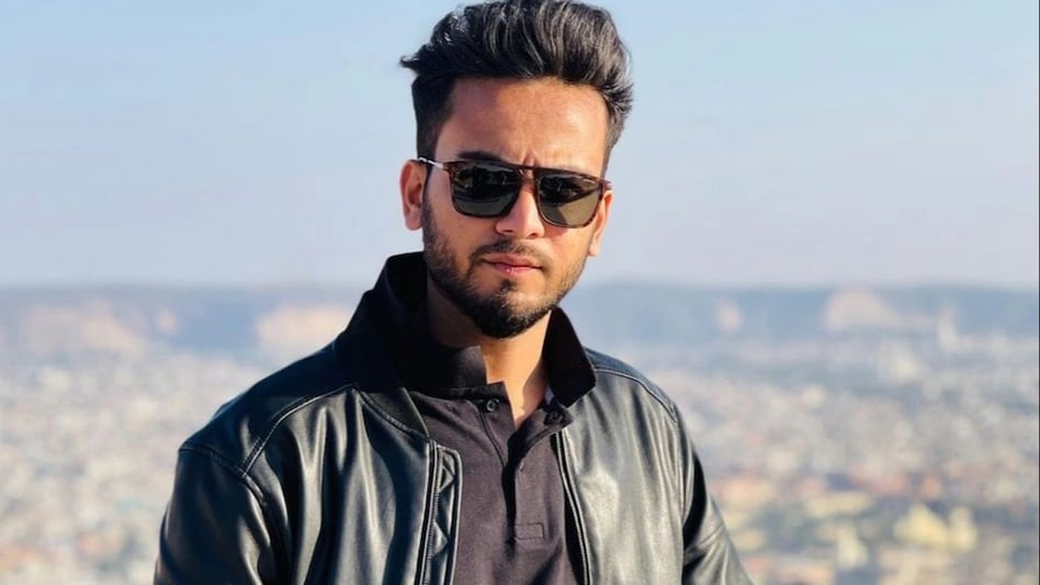 कंट्रोवर्शियल यूट्यूबर एल्विश यादव को कोर्ट ने दी बेल, सांपों के जहर की सप्लाई…
Court grants bail to controversial YouTuber Elvish Yadav, accused of supplying snake venom…