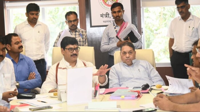 Agriculture Minister Dhananjay Munde held a meeting against fake agri inputs.