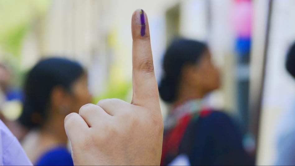 एमपी के बालाघाट में कांग्रेस ने लगाया पोस्टल बैलेट की गणना में गड़बडी का आरोप, निर्वाचय सहायक निलंबित एमपी के बालाघाट में कांग्रेस ने लगाया पोस्टल बैलेट की गणना में गड़बडी का आरोप, निर्वाचय सहायक निलंबित