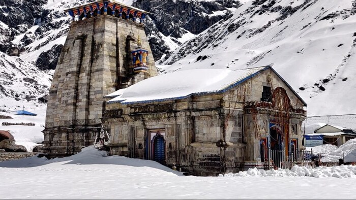 केदारनाथ में बर्फबारी