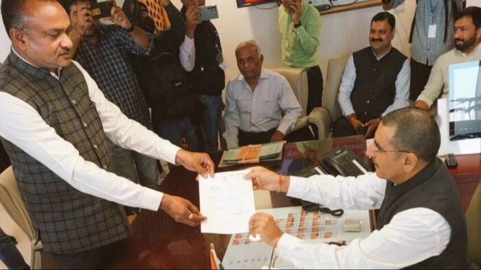 Gujarat MLA Bhupat Bhayani resigns