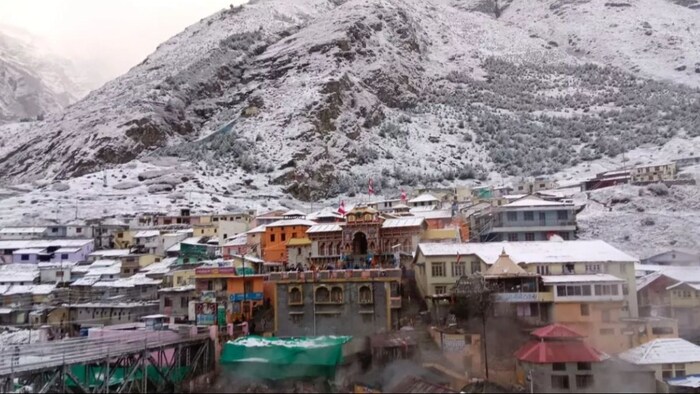 पहाड़ों में जबर्दस्त बर्फबारी का दौर शुरू