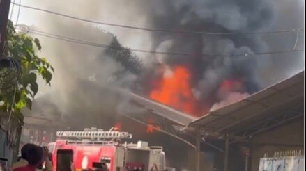 Assam: Massive fire breaks out in a godown in Guwahati’s Barsapara