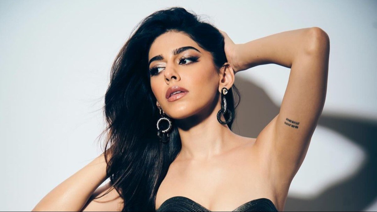 10 warm and woody perfumes for winter that smell like a cosy hug 10 warm and woody perfumes for winter that smell like a cosy hug