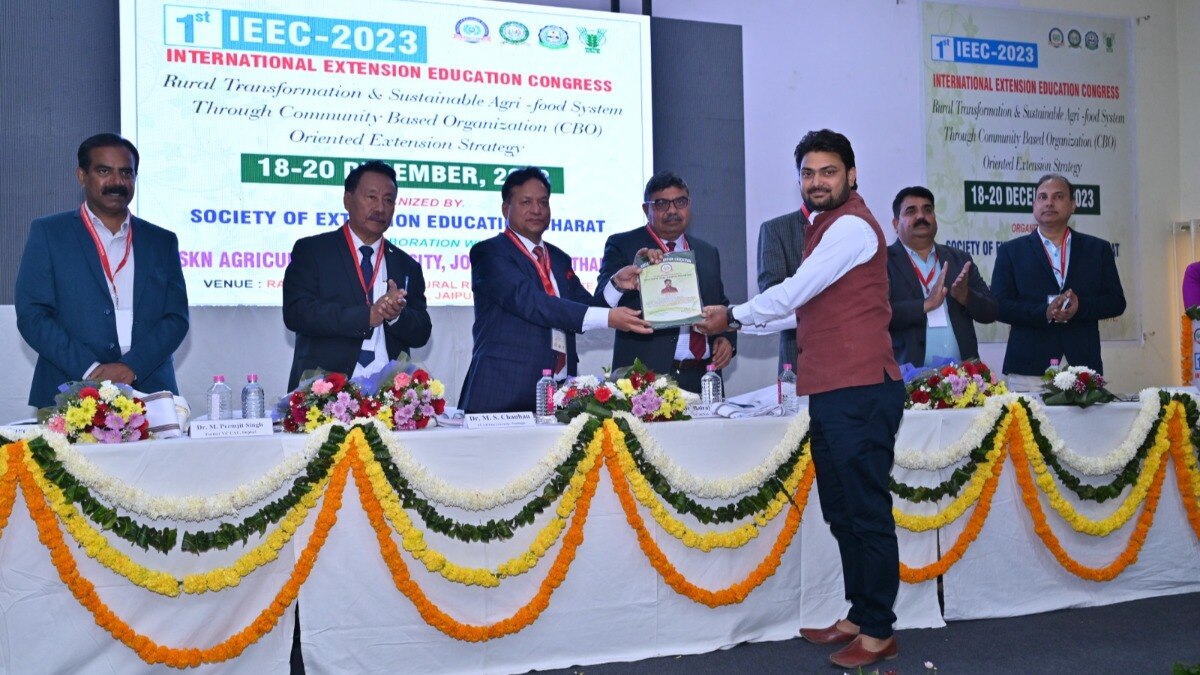 किसान तक के माधव शर्मा को एक्सीलेंट एग्री-जर्नलिज्म अवॉर्ड 