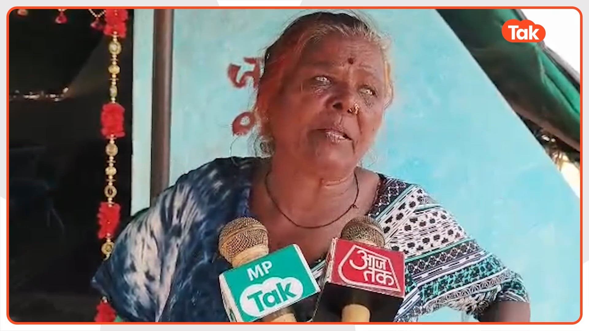 कुंभ में वायरल हुई मोनालिसा ने कर ली फरमान से शादी, इधर नाराज बुआ अंगूरी ने कहा-इसलिए बच्चों को नहीं पढ़ाते