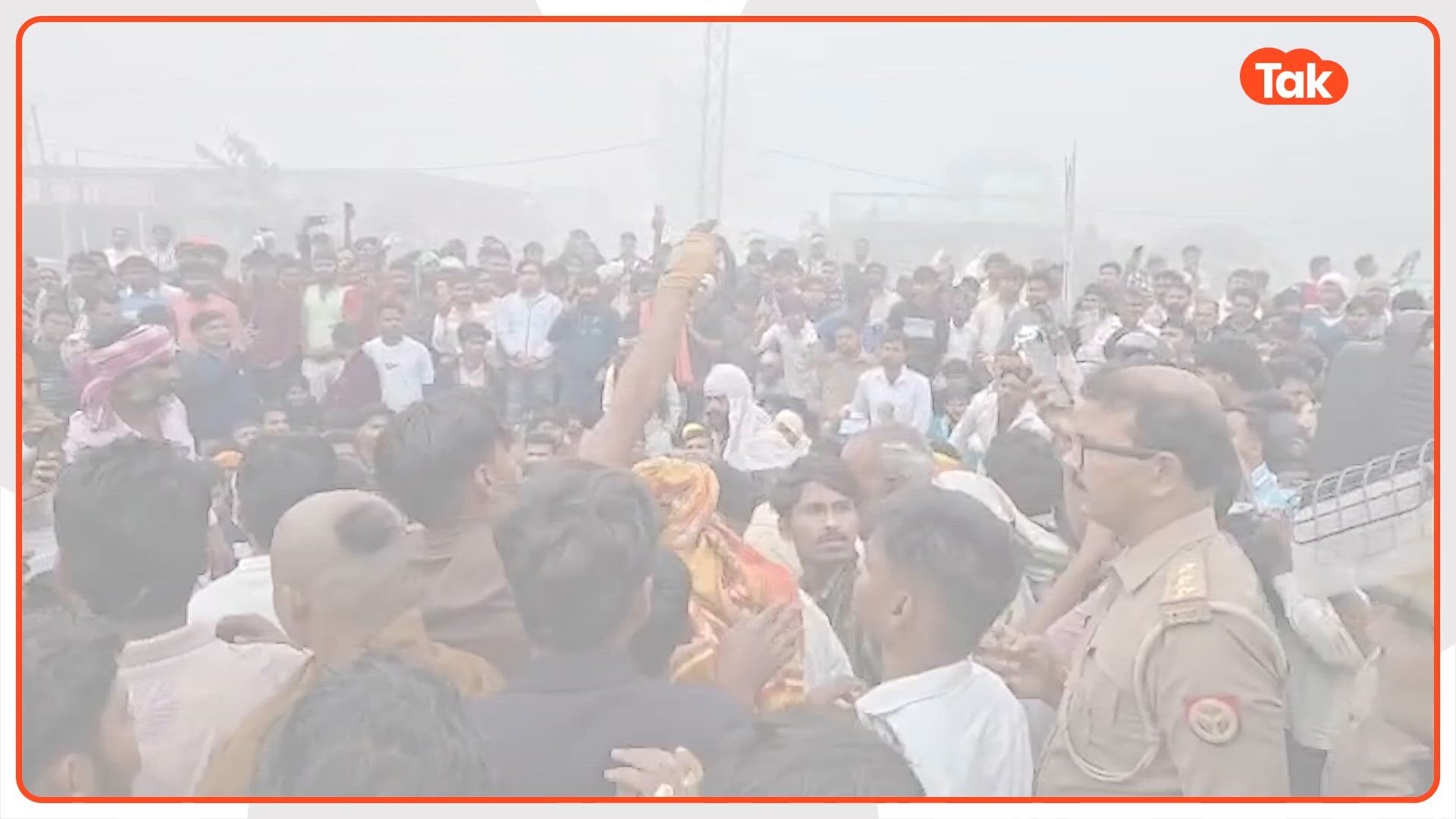 एक्सिडेंट में हुई मथुरा के फरसा वाले बाबा की मौत, अब प्रशासन ने बताया कि ट्रक ड्राइवर की भी चली गई जान