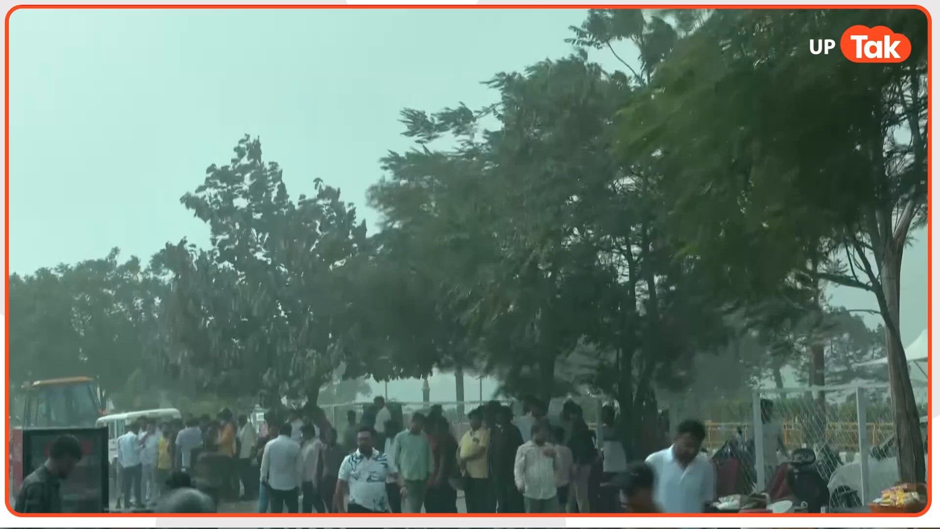 UP Weather Update: यूपी का मौसम बदला... 50 KM की रफ्तार से चलेंगी हवाएं, भीषण गर्मी के बीच इन जिलों में होगी बारिश