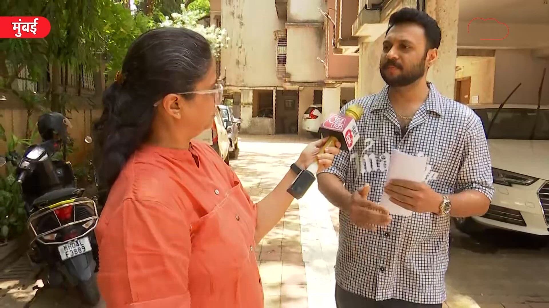मुंबई: पांढऱ्या रंगाच्या पट्टीवरून वाद, दोन गट हमरीतुमरीवर 