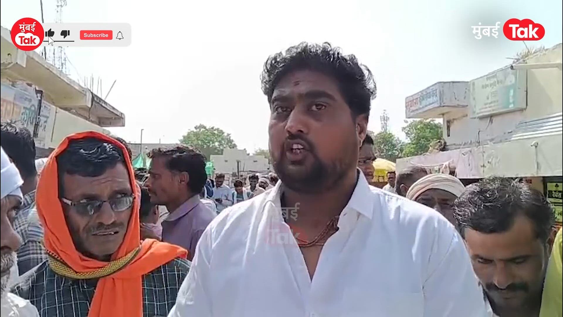 अकोटमध्ये यूरिया खतासाठी शेतकर्‍यांचा संघर्ष, पहाटेपासून लावल्या रांगा