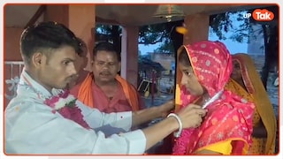 'रात में पकड़े गए, सुबह बने दूल्हा-दुल्हन'...' कौशांबी में 3 साल के अफेयर के बाद मंदिर में हुई अनोखी शादी, चर्चा में लव स्टोरी love story from kaushambi ended in marriage after secret meeting