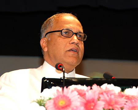 भारत में कौन है सबसे बेहतर