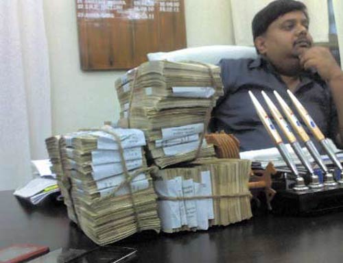 28 सितंबर 2011: देखें इंडिया टुडे का अंक | <a style='COLOR: #d71920' href='http://bit.ly/india-today' target='_blank'>पढ़ें: इंडिया