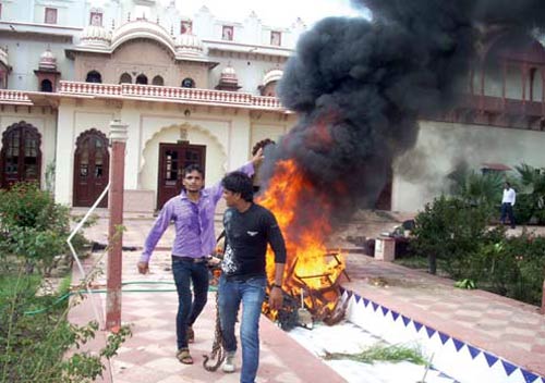 28 सितंबर 2011: देखें इंडिया टुडे का अंक | <a style='COLOR: #d71920' href='http://bit.ly/india-today' target='_blank'>पढ़ें: इंडिया