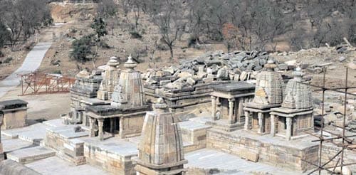 खनन माफियाओं का काला खनन माफियाओं का काला