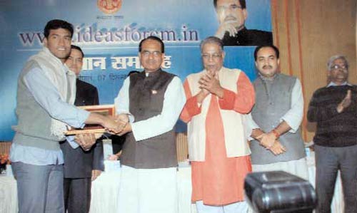 19 अक्टूबर 2011: इंडिया टुडे का नया अंक | पढ़ें इंडिया 19 अक्टूबर 2011: इंडिया टुडे का नया अंक | <a style='COLOR: #d71920' href='http://bit.ly/indiatoday-hindi-section' target='_blank'>पढ़ें इंडिया