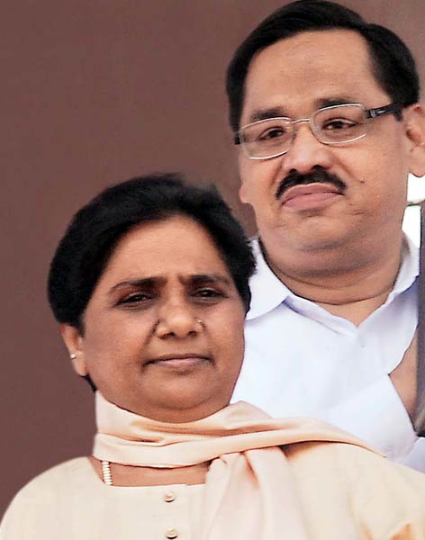 12 अक्‍टूबर 2011: देखें इंडिया टुडे का नया अंक | <a style='COLOR: #d71920' href='http://bit.ly/indiatoday-hindi-section'