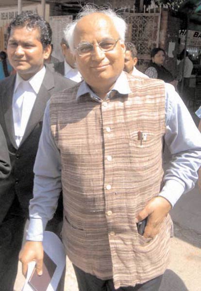 19 अक्टूबर 2011: इंडिया टुडे का नया अंक | पढ़ें इंडिया 19 अक्टूबर 2011: इंडिया टुडे का नया अंक | <a style='COLOR: #d71920' href='http://bit.ly/indiatoday-hindi-section' target='_blank'>पढ़ें इंडिया