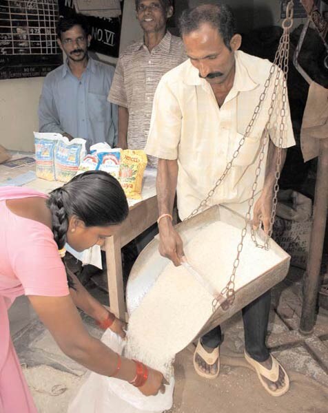 12 अक्टूबर 2011: देखें इंडिया टुडे का नया अंक | <a style='COLOR: #d71920' href='http://bit.ly/indiatoday-hindi-section' 12 अक्टूबर 2011: देखें इंडिया टुडे का नया अंक | <a style='COLOR: #d71920' href='http://bit.ly/indiatoday-hindi-section'