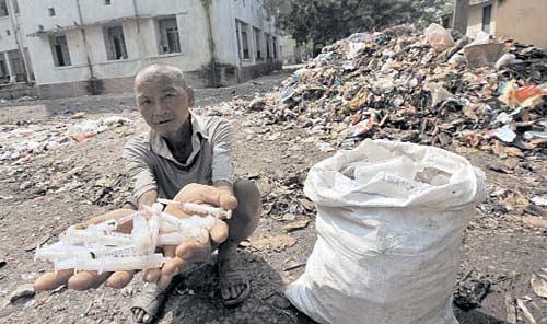 9 नवंबर 2011:तस्‍वीरों में देखें इंडिया टुडे | <a style='COLOR: #d71920' href='http://bit.ly/indiatoday-hindi-section' target='_blank'>पढ़ें