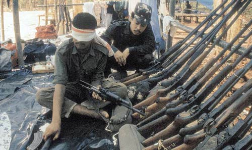 12 अक्‍टूबर 2011: देखें इंडिया टुडे का नया अंक | <a style='COLOR: #d71920' href='http://bit.ly/indiatoday-hindi-section'