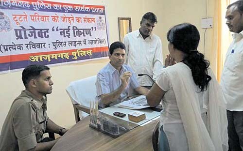 9 नवंबर 2011:तस्वीरों में देखें इंडिया टुडे | पढ़ें 9 नवंबर 2011:तस्वीरों में देखें इंडिया टुडे | <a style='COLOR: #d71920' href='http://bit.ly/indiatoday-hindi-section' target='_blank'>पढ़ें