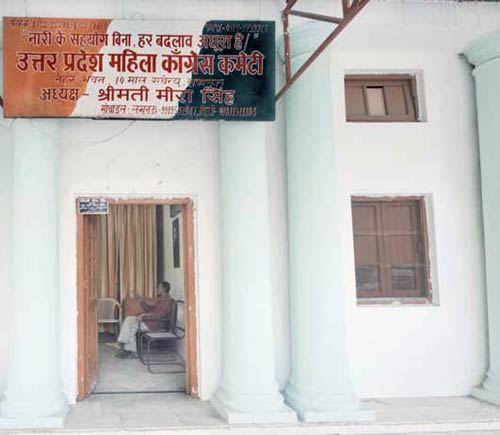 30 नवंबर 2011: तस्‍वीरों में देखें इंडिया टुडे | <a style='COLOR: #d71920' href='http://bit.ly/indiatoday-hindi-section' target='_blank'>इंडिया