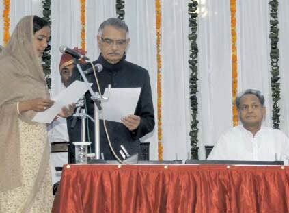 30 नवंबर 2011: तस्वीरों में देखें इंडिया टुडे | इंडिया 30 नवंबर 2011: तस्वीरों में देखें इंडिया टुडे | <a style='COLOR: #d71920' href='http://bit.ly/indiatoday-hindi-section' target='_blank'>इंडिया