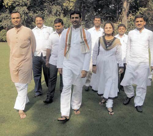 30 नवंबर 2011: तस्वीरों में देखें इंडिया टुडे | इंडिया 30 नवंबर 2011: तस्वीरों में देखें इंडिया टुडे | <a style='COLOR: #d71920' href='http://bit.ly/indiatoday-hindi-section' target='_blank'>इंडिया