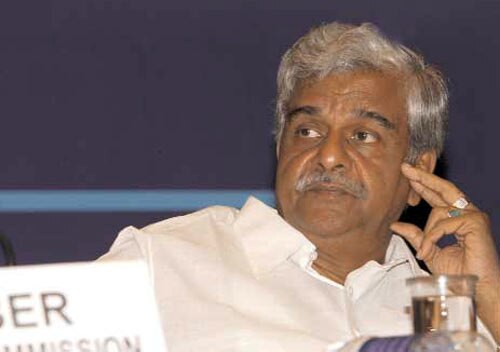 केंद्र में मंत्रियों पर छाया सुस्‍ती का