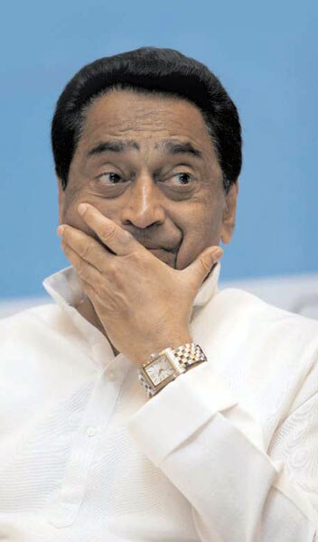 केंद्र में मंत्रियों पर छाया सुस्‍ती का