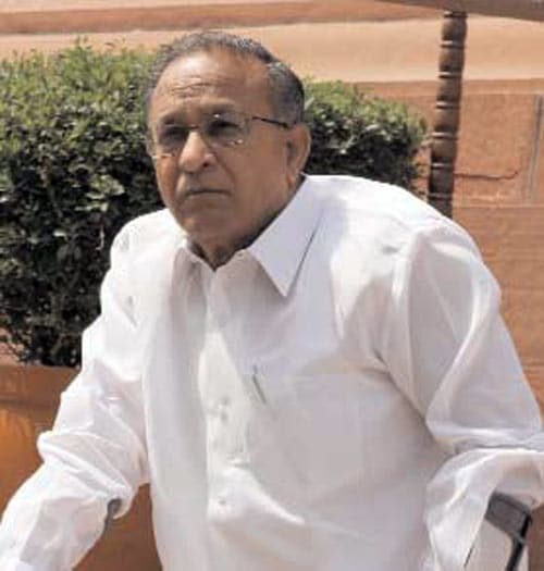 केंद्र में मंत्रियों पर छाया सुस्ती का केंद्र में मंत्रियों पर छाया सुस्ती का