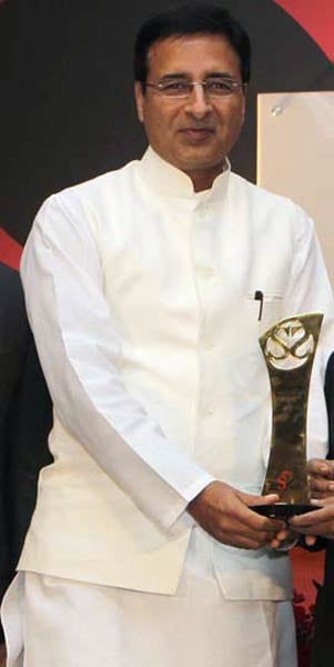 स्टेट ऑफ स्टेट्स: और पुरस्कार मिलता है.... | इंडिया स्टेट ऑफ स्टेट्स: और पुरस्कार मिलता है.... | <a style='COLOR: #d71920' href='http://bit.ly/indiatoday-hindi-section' target='_blank'>इंडिया