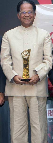 स्टेट ऑफ स्टेट्स: और पुरस्कार मिलता है.... | इंडिया स्टेट ऑफ स्टेट्स: और पुरस्कार मिलता है.... | <a style='COLOR: #d71920' href='http://bit.ly/indiatoday-hindi-section' target='_blank'>इंडिया